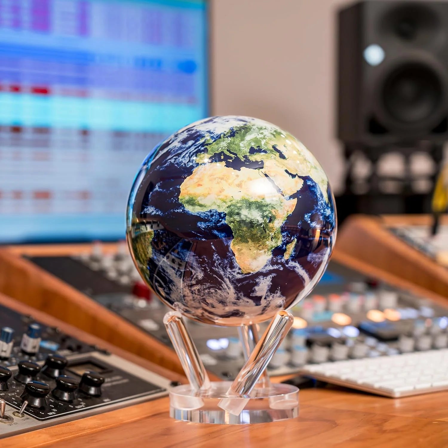 MOVA 4.5" Self-Rotating Globe Earth with Clouds, Light Powered 7