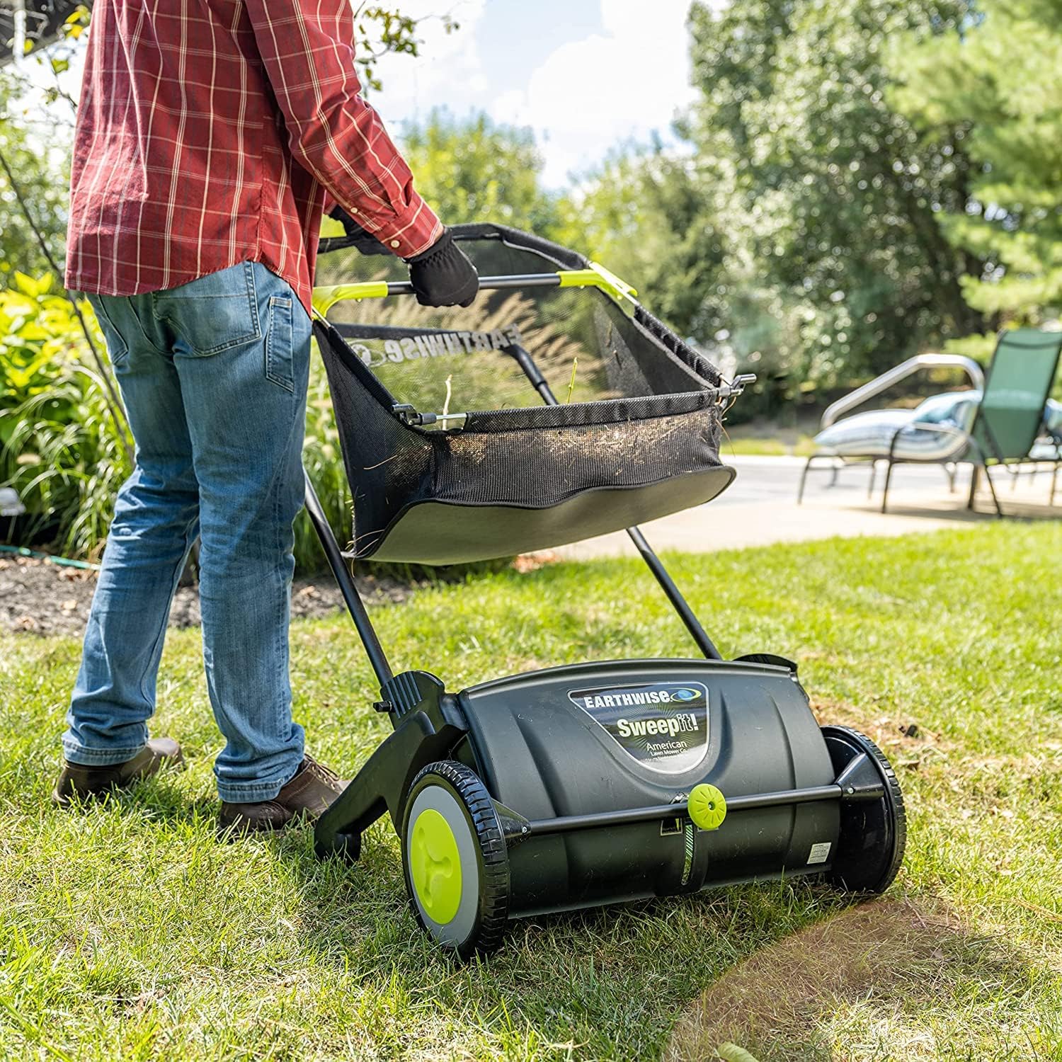 21-Inch Width Leaf & Grass Push Lawn Sweeper, Black 9