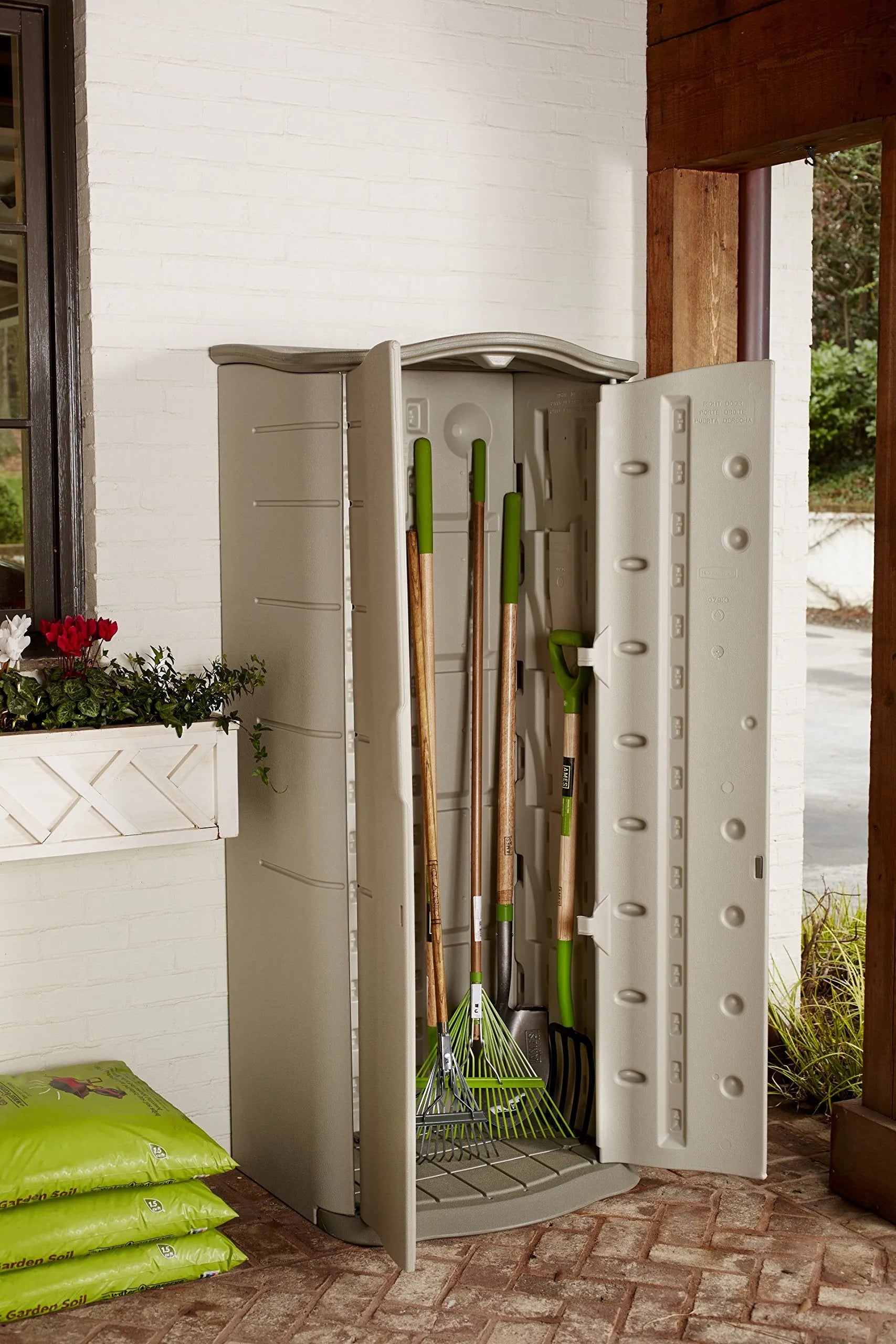 Rubbermaid Vertical Resin Outdoor Storage Shed – Weather-Resistant Plastic Garden Storage Cabinet 7