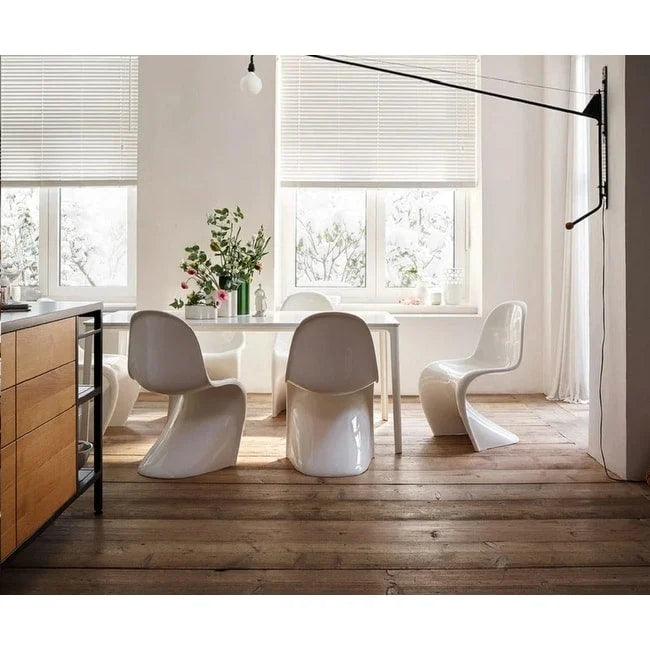 Set of 4 Penton Chairs with Glossy Finish 8