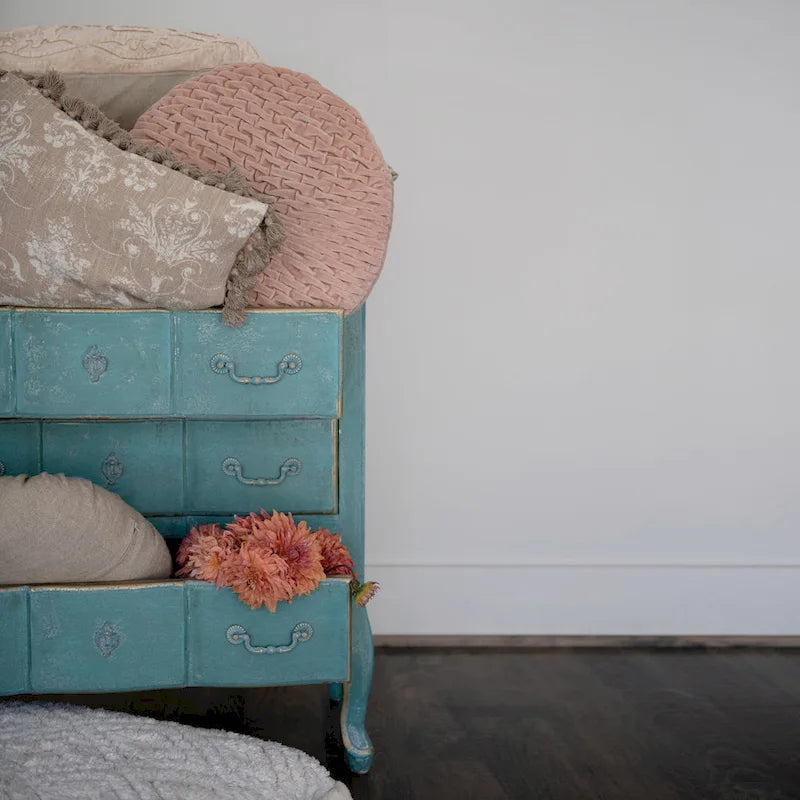 Rustic 3-Drawer Dresser with Distressed Finish 1