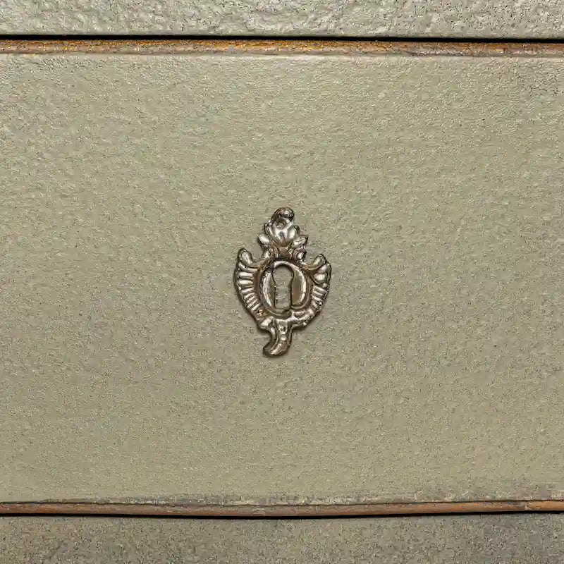 Rustic 3-Drawer Dresser with Distressed Finish 20