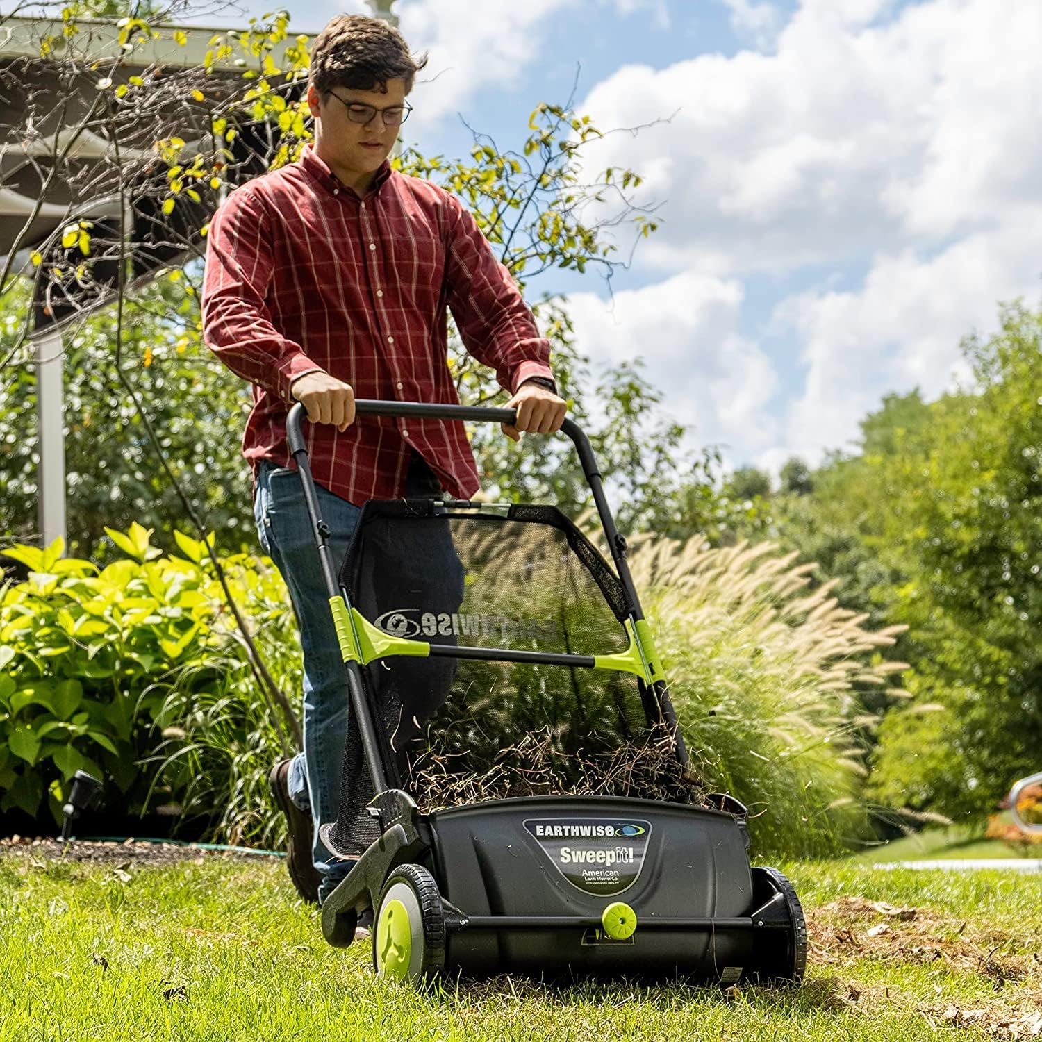 21-Inch Width Leaf & Grass Push Lawn Sweeper, Black 8